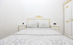 Velasquez Apartment